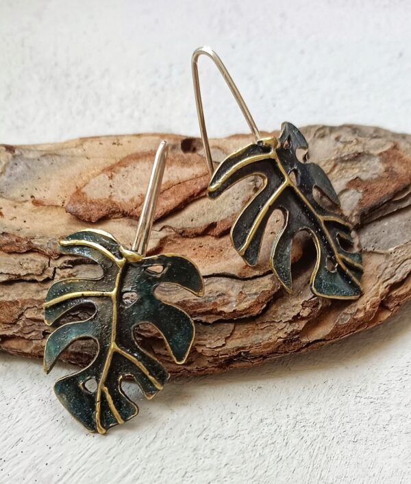 PENDIENTES MONSTERA NEGRO