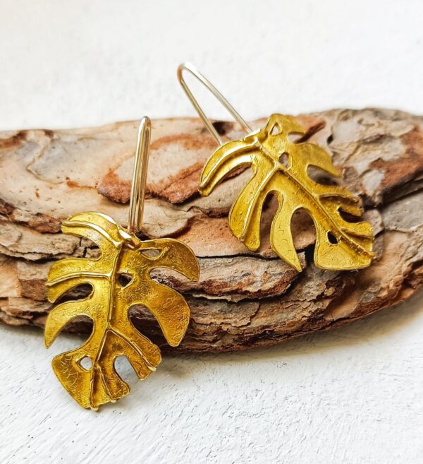 PENDIENTES MONSTERA DORADA