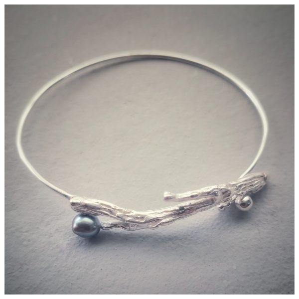 Pulsera Coral y Perla gris