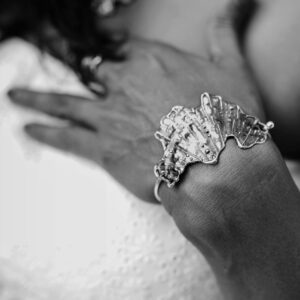 PULSERA RÍGIDA GRANDE  EN PLATA 925 NATURAL O  ENVEJECIDA