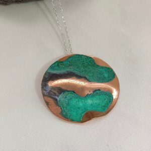 COLGANTE PATINA 22 CON CADENA