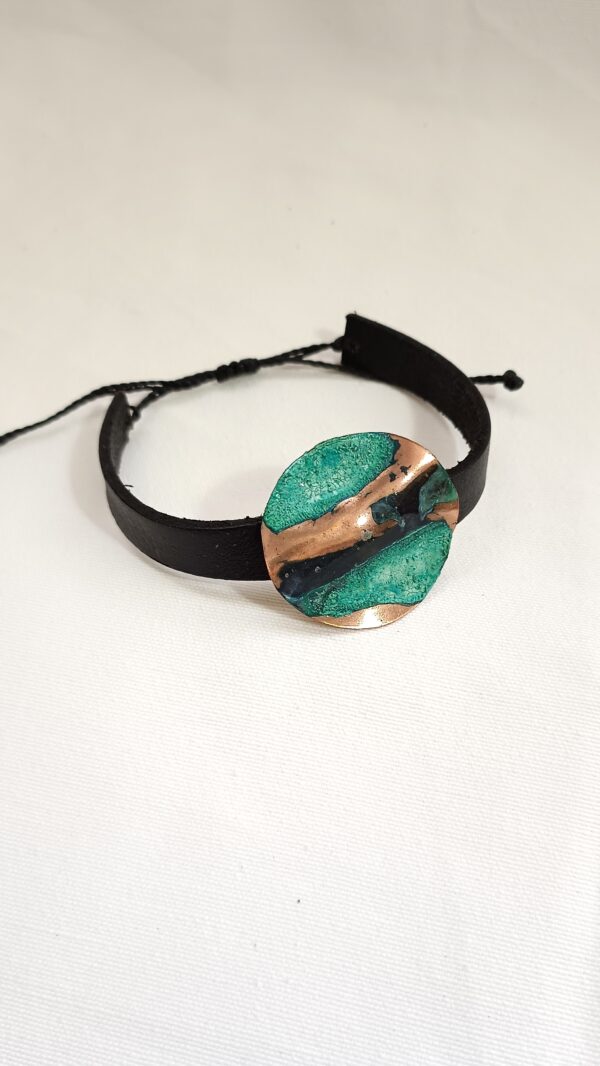 PULSERA PATINA 22 CON CUERO NEGRO AJUSTABLE