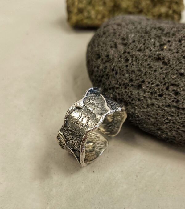ANILLO  "LAVA" AJUSTABLE EN PLATA 925 - Imagen 2