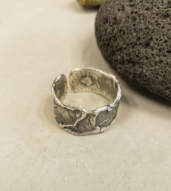 ANILLO  "LAVA" AJUSTABLE EN PLATA 925 - Imagen 4